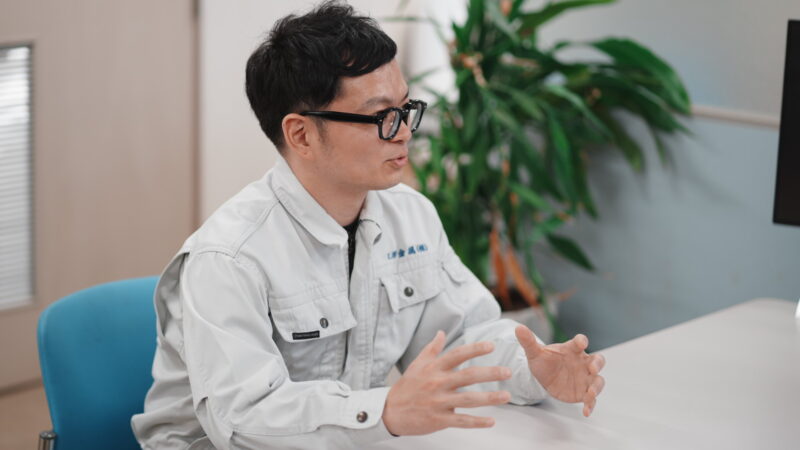 三洋金属株式会社でバックオフィス業務の見直しについて語るインタビューの様子